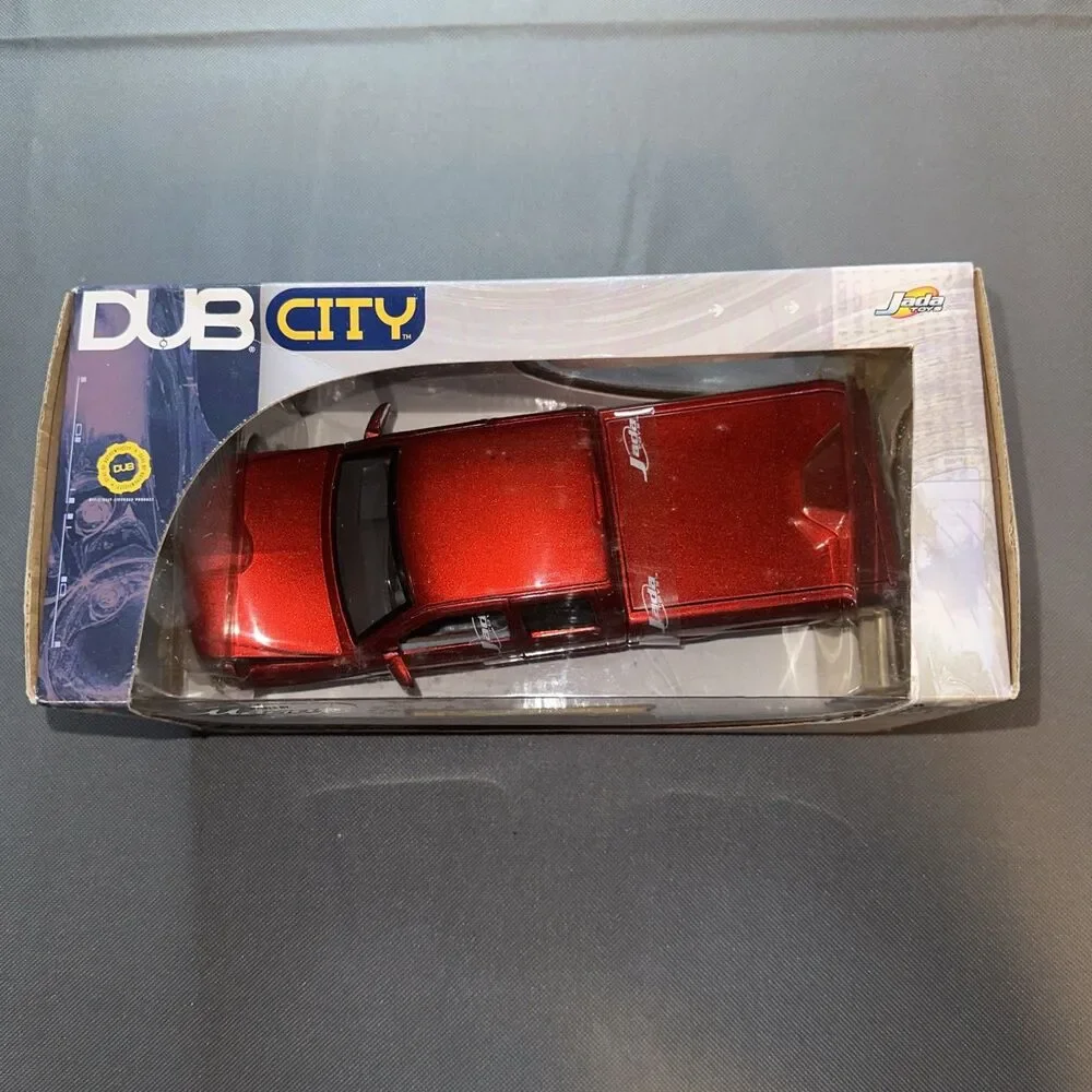 JADA DUB 2002 CHEVY SILVERADO RED 1:24 PICKUP  DIECAST NEW Maya 24 in Wheels